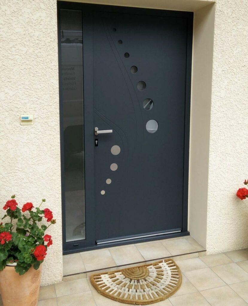 Installation d'une porte d'entrée design en HAute-Savoie